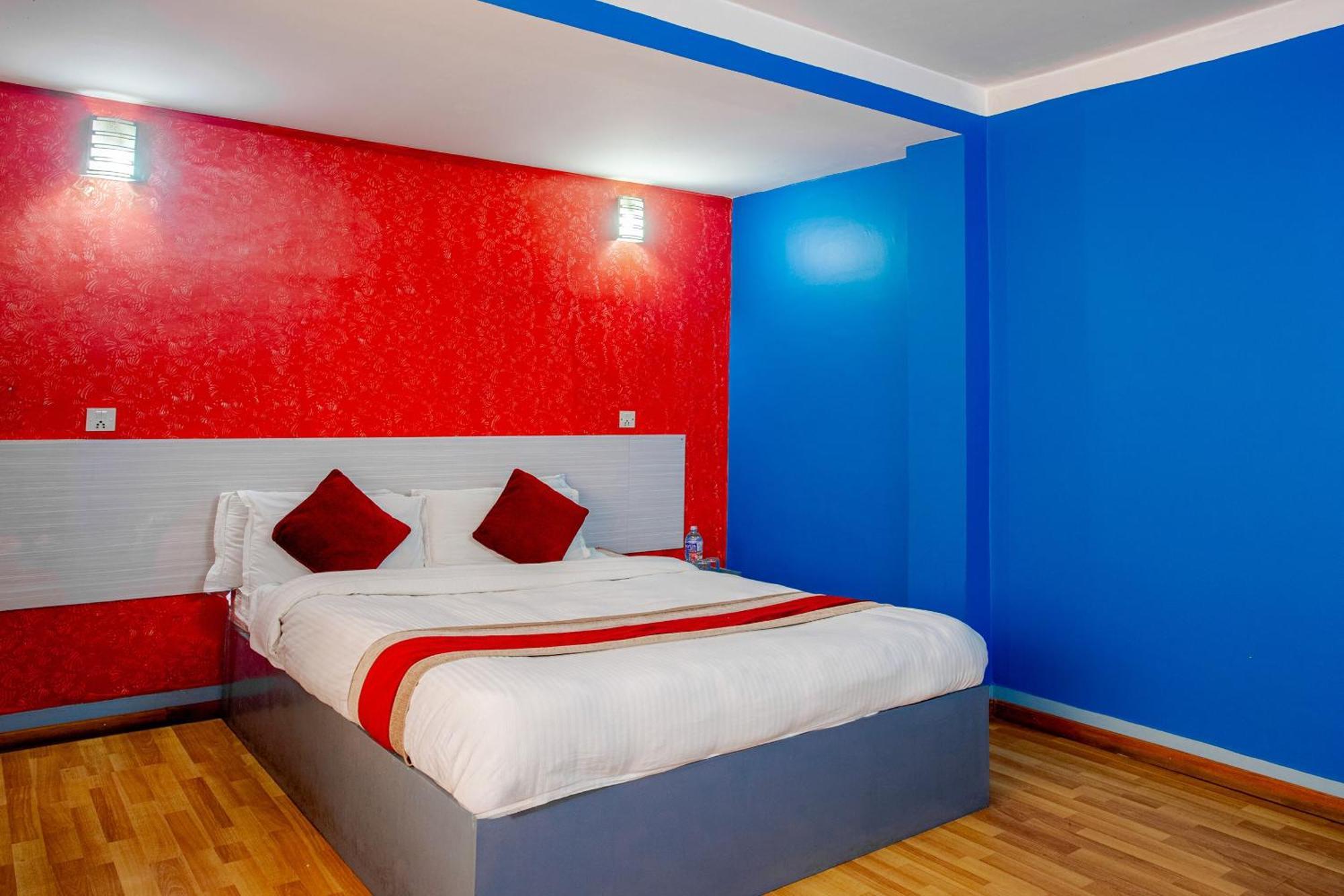 Oyo 808 Hotel Om Ganapati Pvt Ltd Kathmandu Exterior foto
