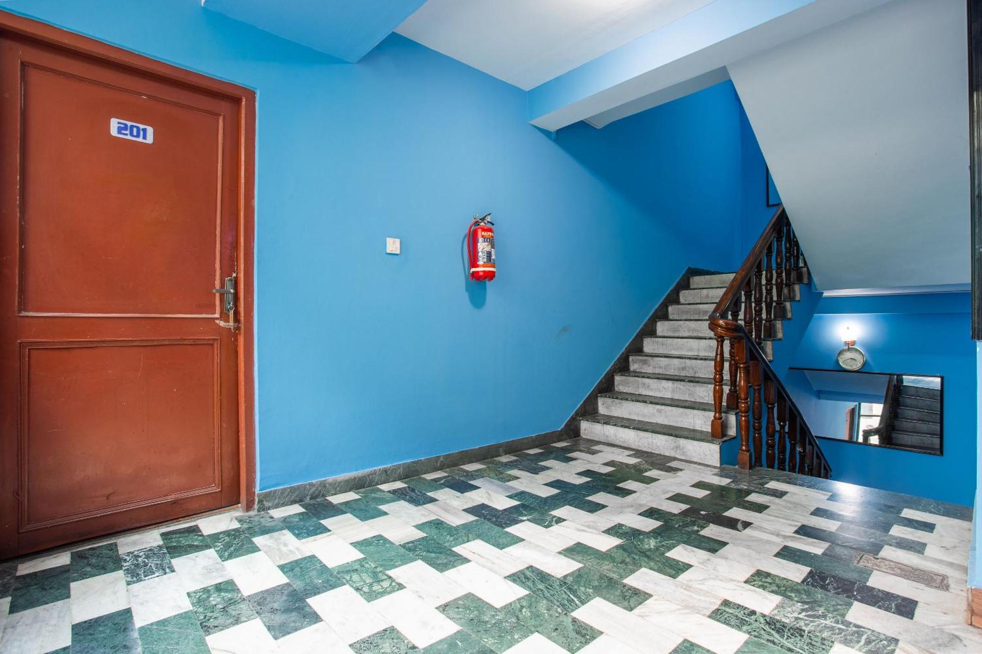 Oyo 808 Hotel Om Ganapati Pvt Ltd Kathmandu Exterior foto